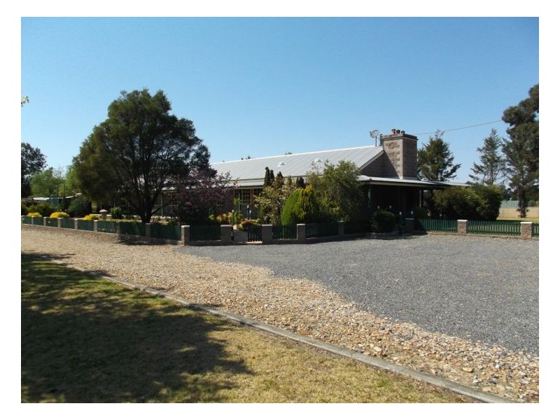 25555 New England Highway, Stanthorpe QLD 4380