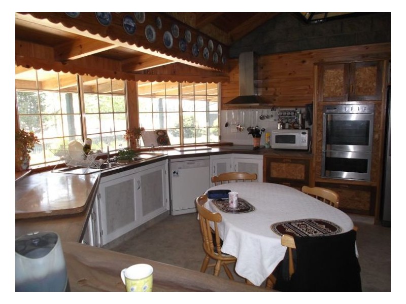 25555 New England Highway, Stanthorpe QLD 4380