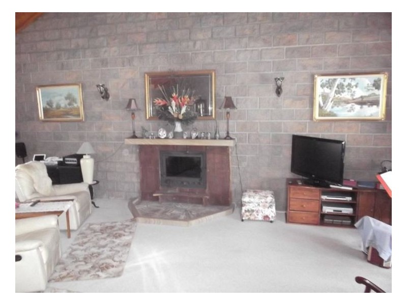 25555 New England Highway, Stanthorpe QLD 4380