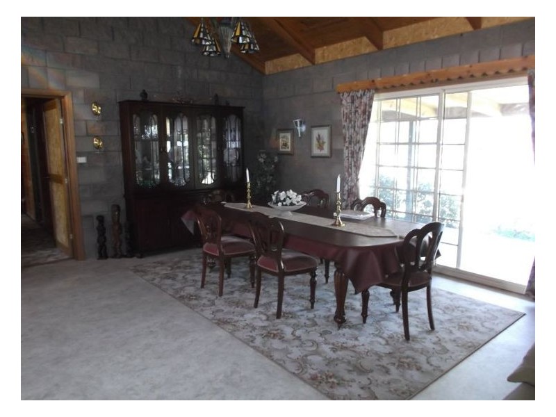 25555 New England Highway, Stanthorpe QLD 4380