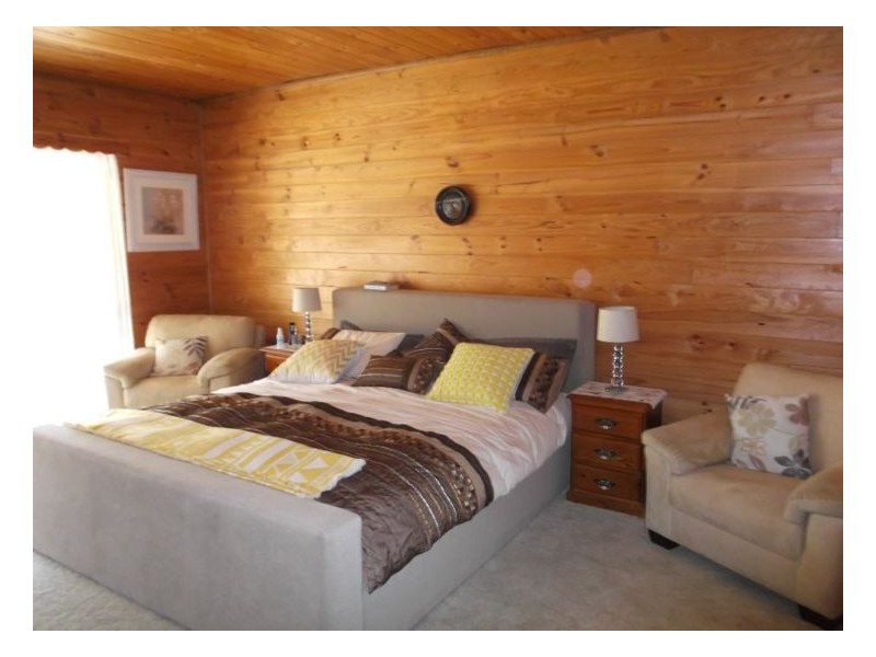 25555 New England Highway, Stanthorpe QLD 4380