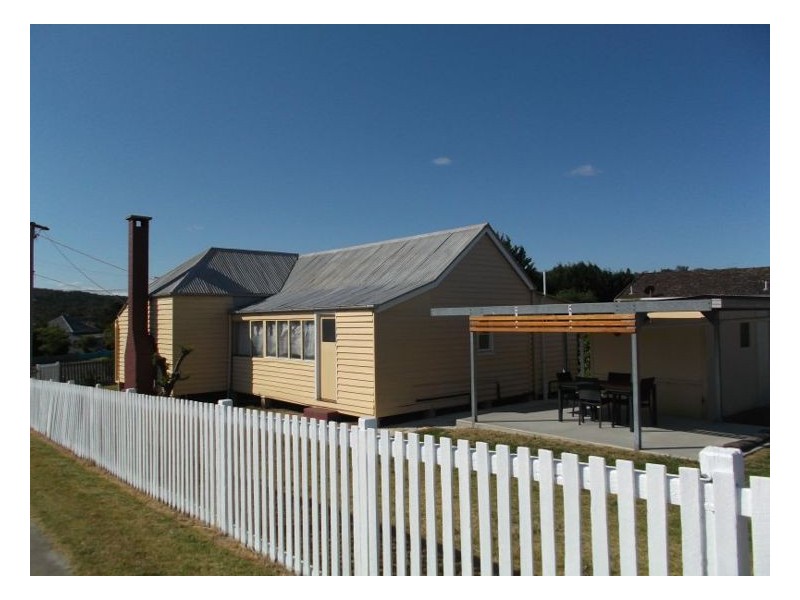 19 Johnson Street, Stanthorpe QLD 4380