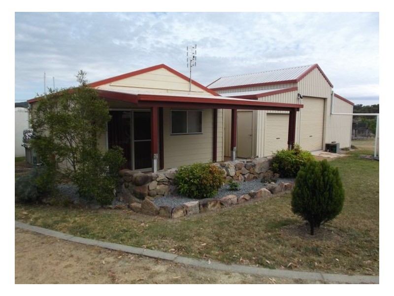 27144 New England Highway, Stanthorpe QLD 4380