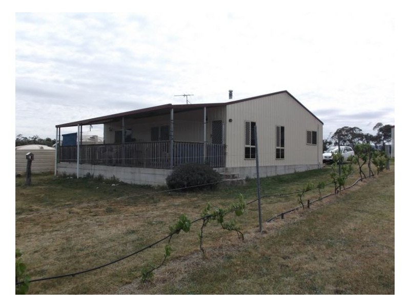 27144 New England Highway, Stanthorpe QLD 4380