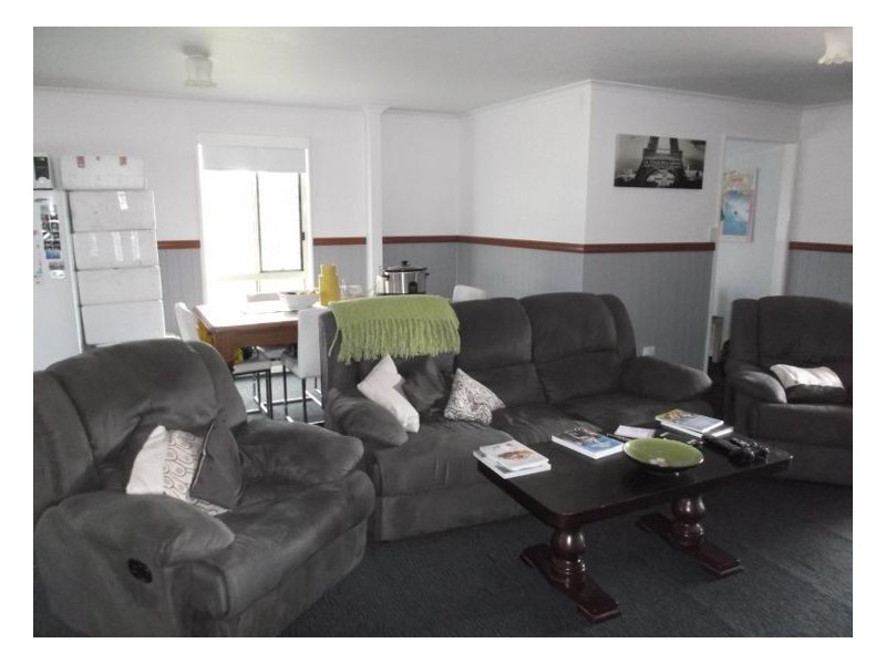 27144 New England Highway, Stanthorpe QLD 4380