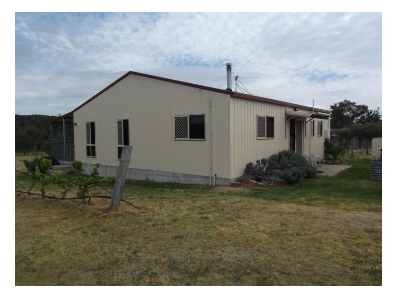 27144 New England Highway, Stanthorpe QLD 4380