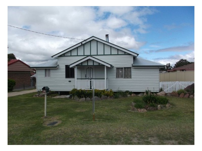 37 Symes Street, Stanthorpe QLD 4380