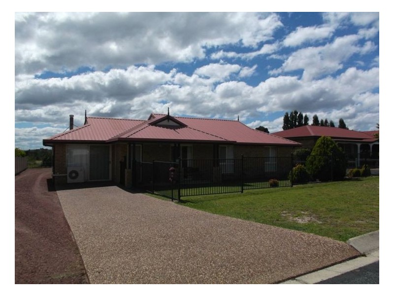 42 Torrisi Terrace, Stanthorpe QLD 4380