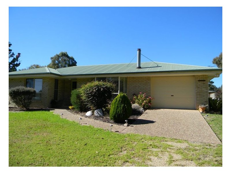 3 Belmont Drive, Stanthorpe QLD 4380