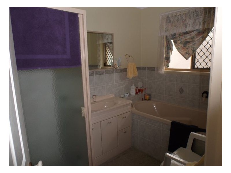 24 Pine Crescent, Dalveen QLD 4374