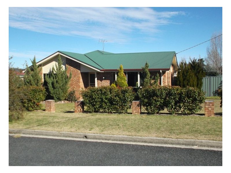 83 College Road, Stanthorpe QLD 4380