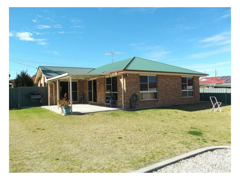 83 College Road, Stanthorpe QLD 4380