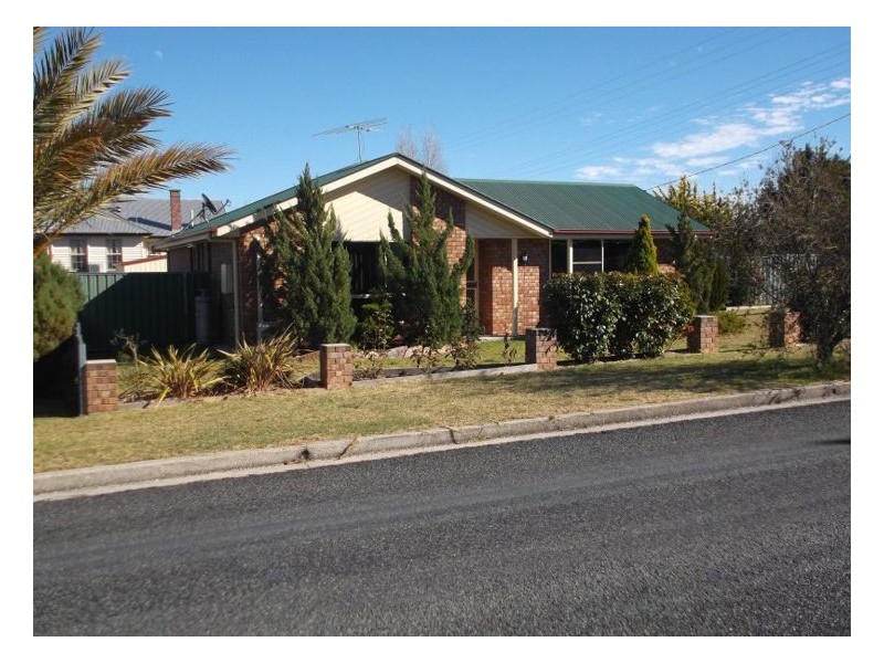 83 College Road, Stanthorpe QLD 4380