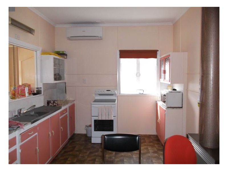 28 Denham Street, Stanthorpe QLD 4380