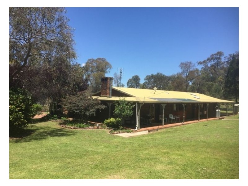 3 Lees Mountain Road, Stanthorpe QLD 4380