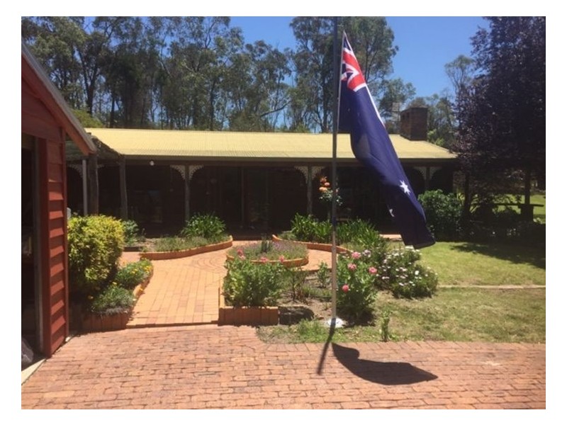 3 Lees Mountain Road, Stanthorpe QLD 4380