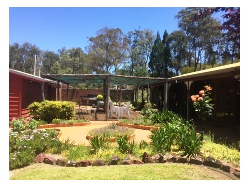 3 Lees Mountain Road, Stanthorpe QLD 4380