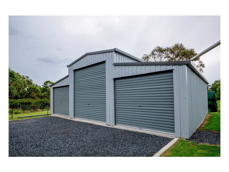 25 Robinson Street, Wallangarra QLD 4383