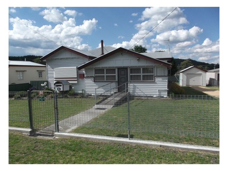 94 Lock Street, Stanthorpe QLD 4380