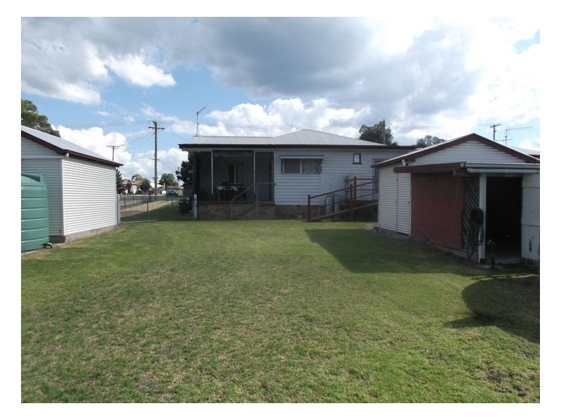 94 Lock Street, Stanthorpe QLD 4380