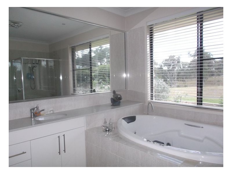 11 Neville Lane, Kyoomba QLD 4380