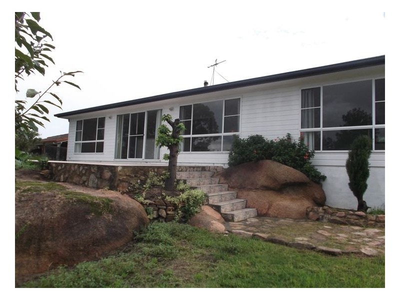 102 Sugarloaf Road, Stanthorpe QLD 4380