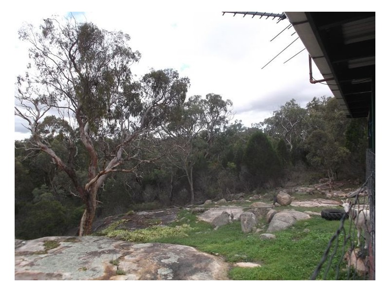 9 Knibb Road, Stanthorpe QLD 4380