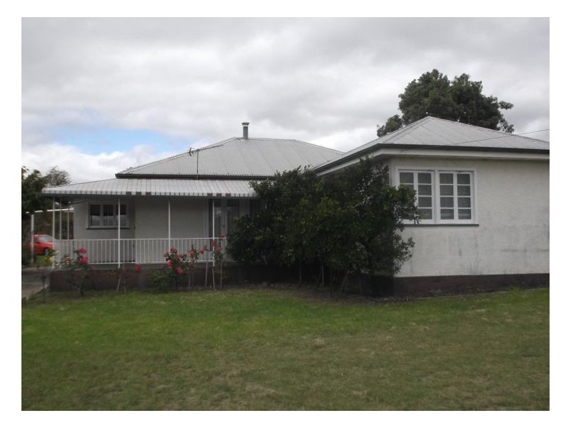 37 College Road, Stanthorpe QLD 4380