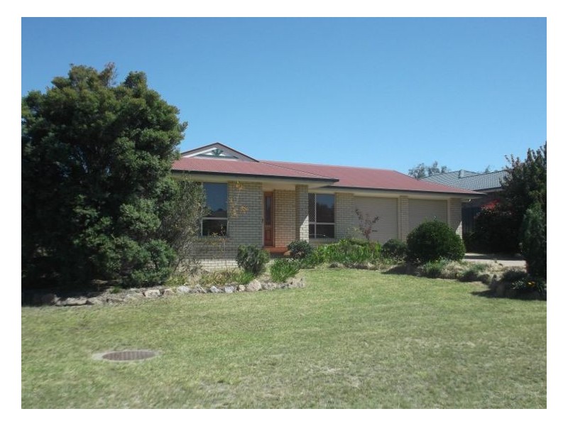 28 Fairway Crescent, Stanthorpe QLD 4380