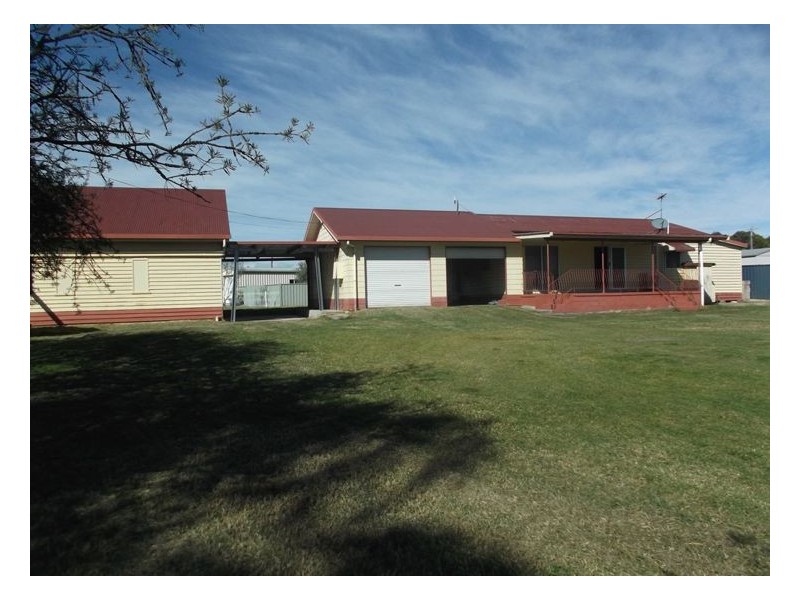 50 Tenterfield Street, Wallangarra QLD 4383