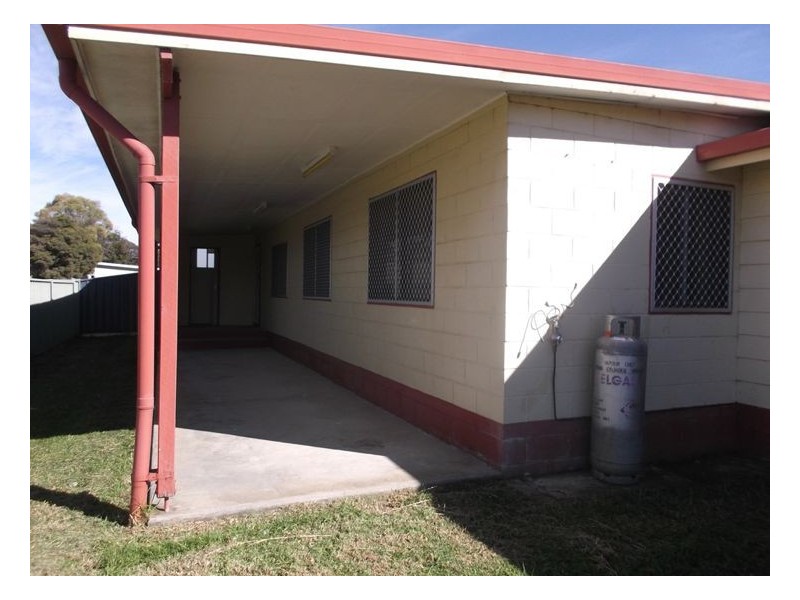 50 Tenterfield Street, Wallangarra QLD 4383