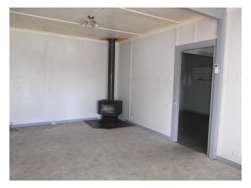 50 Tenterfield Street, Wallangarra QLD 4383