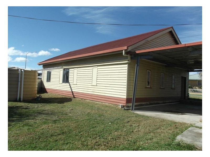 50 Tenterfield Street, Wallangarra QLD 4383
