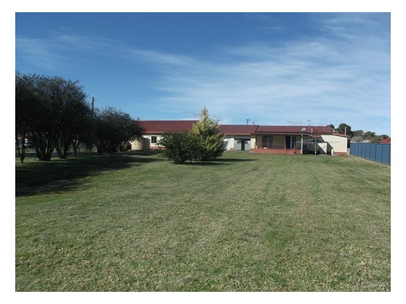 50 Tenterfield Street, Wallangarra QLD 4383