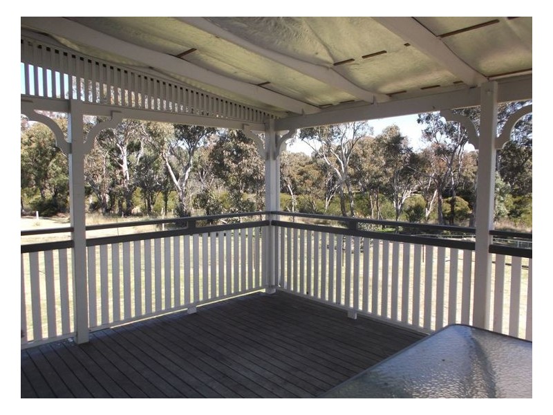 12 Glover Street, Glen Aplin QLD 4381