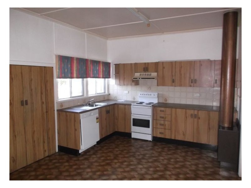27 Stanton Street, Stanthorpe QLD 4380