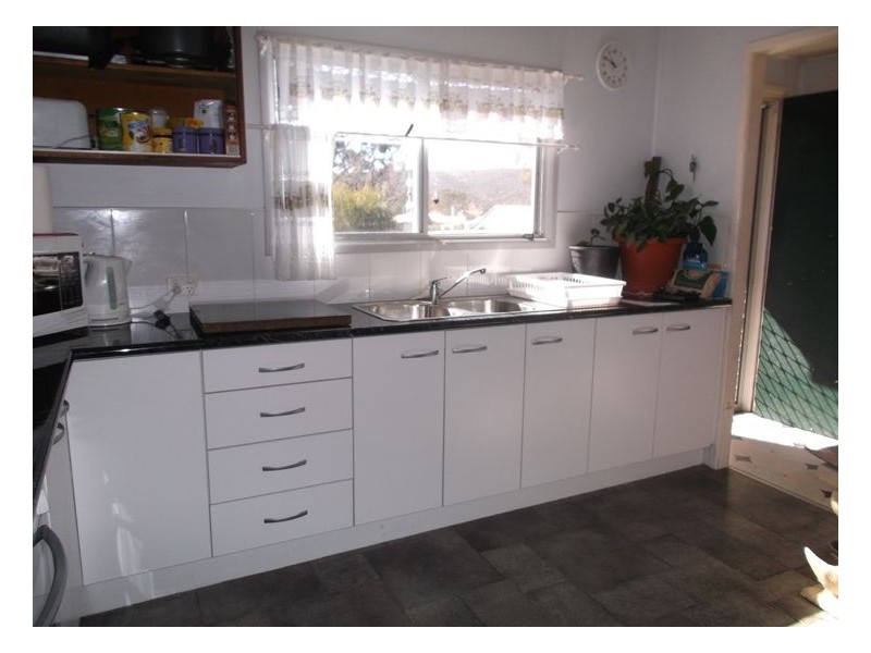 41 Woodlawn Street, Wallangarra QLD 4383