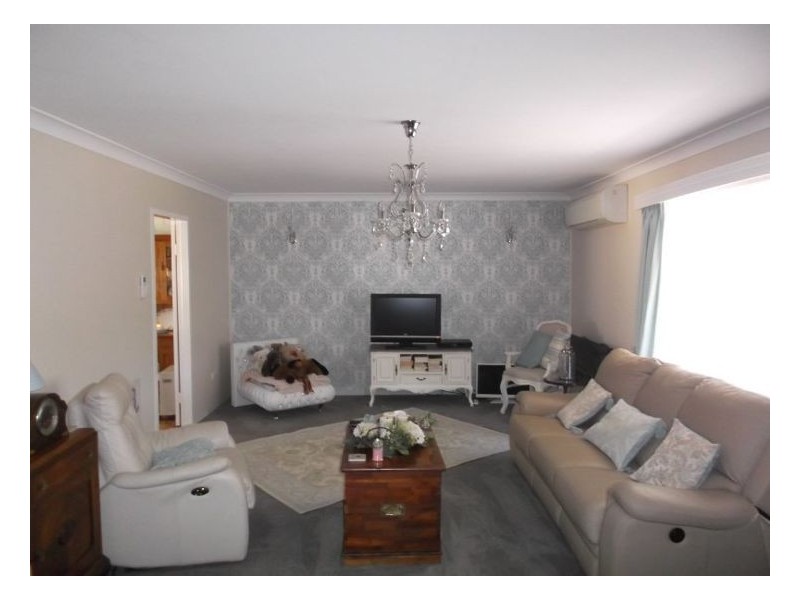 27 Pike Street, Stanthorpe QLD 4380