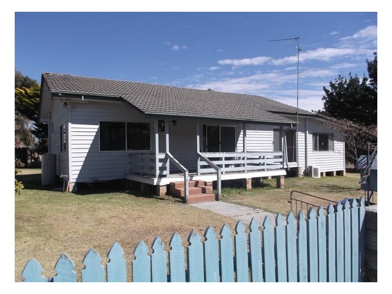 32 Rockwell Street, Wallangarra QLD 4383
