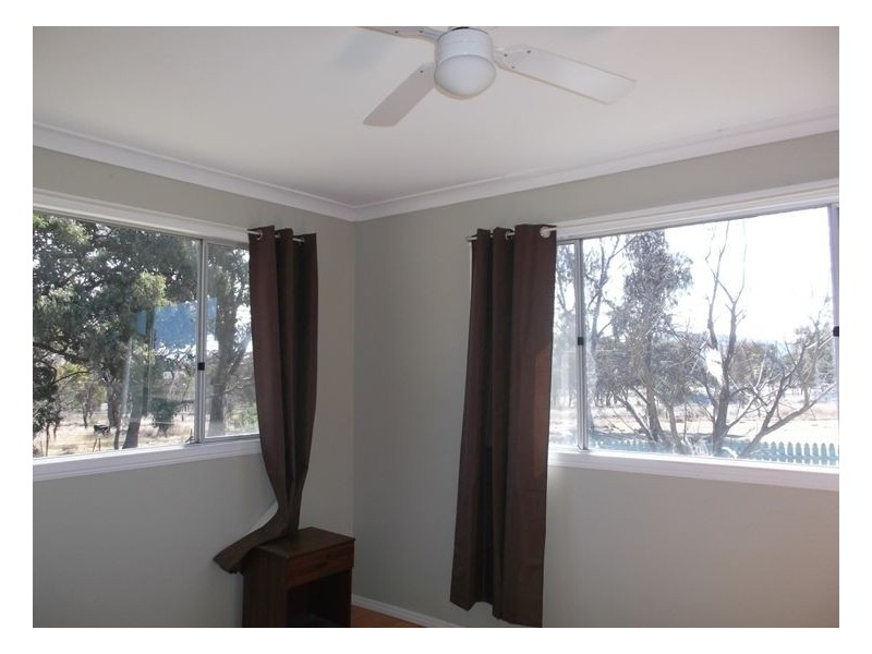 32 Rockwell Street, Wallangarra QLD 4383