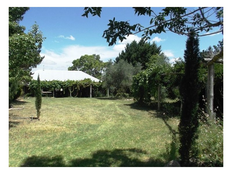 38 Vallah Road, Stanthorpe QLD 4380