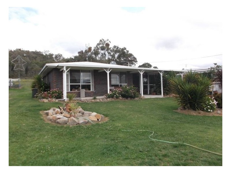 2651 Eukey Road, Ballandean QLD 4382