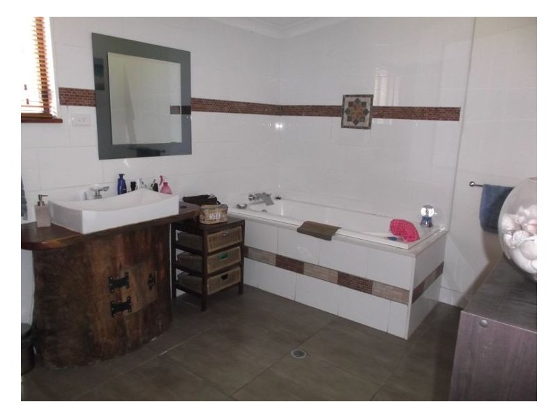 96 Browns Lane, Greenlands QLD 4380