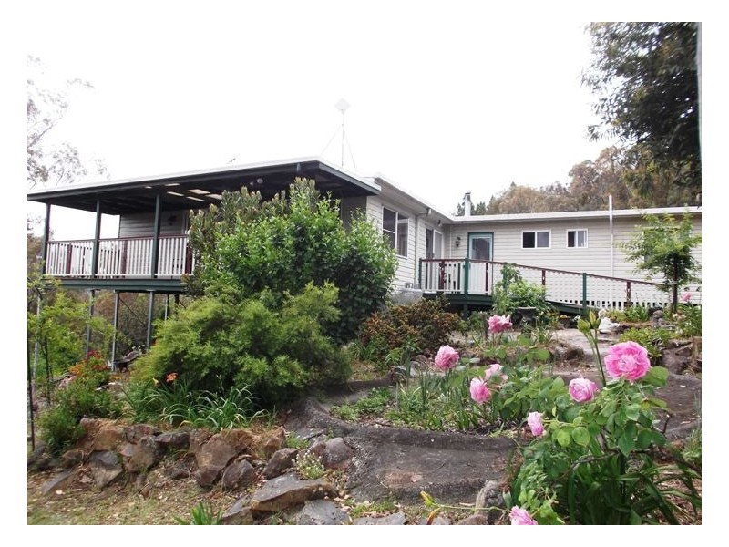 19 Roberts Road, Stanthorpe QLD 4380