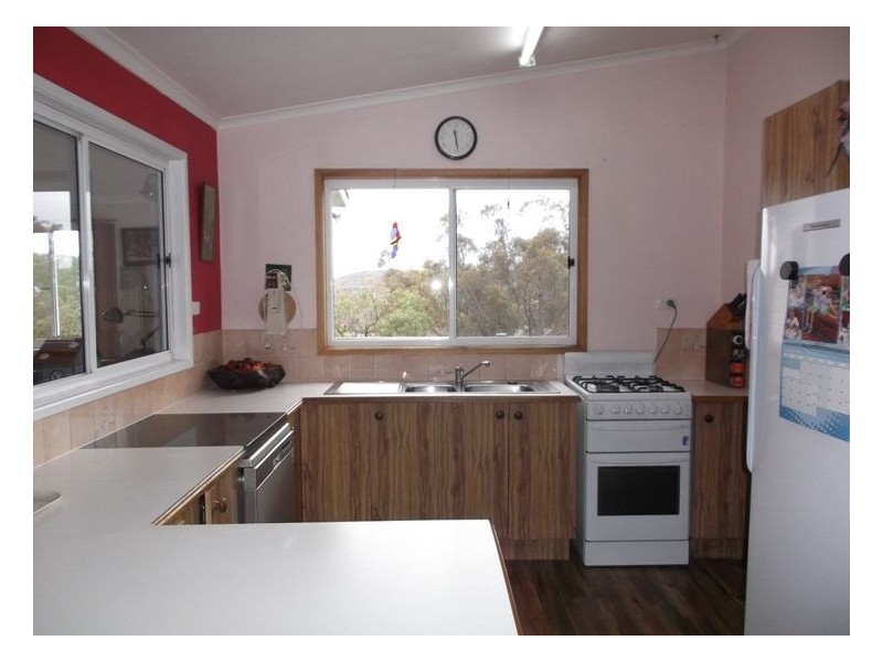19 Roberts Road, Stanthorpe QLD 4380