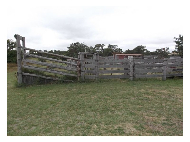 274 Donnellys Castle Road, Pozieres QLD 4352