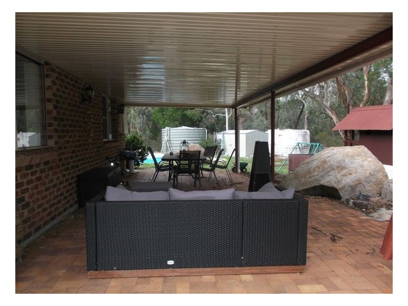 72 Watters Road, Ballandean QLD 4382