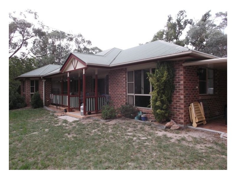 72 Watters Road, Ballandean QLD 4382