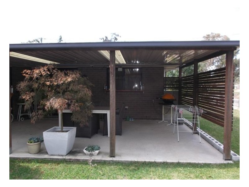 9 Micale Lane, Glen Aplin QLD 4381