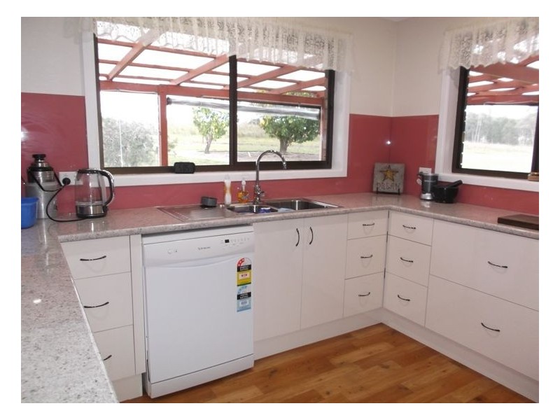 223 Back Creek Road, Stanthorpe QLD 4380